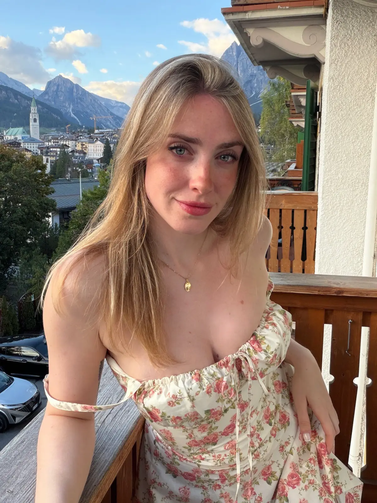 Magui Ansuz Curvy Blonde Booty Tease — 4