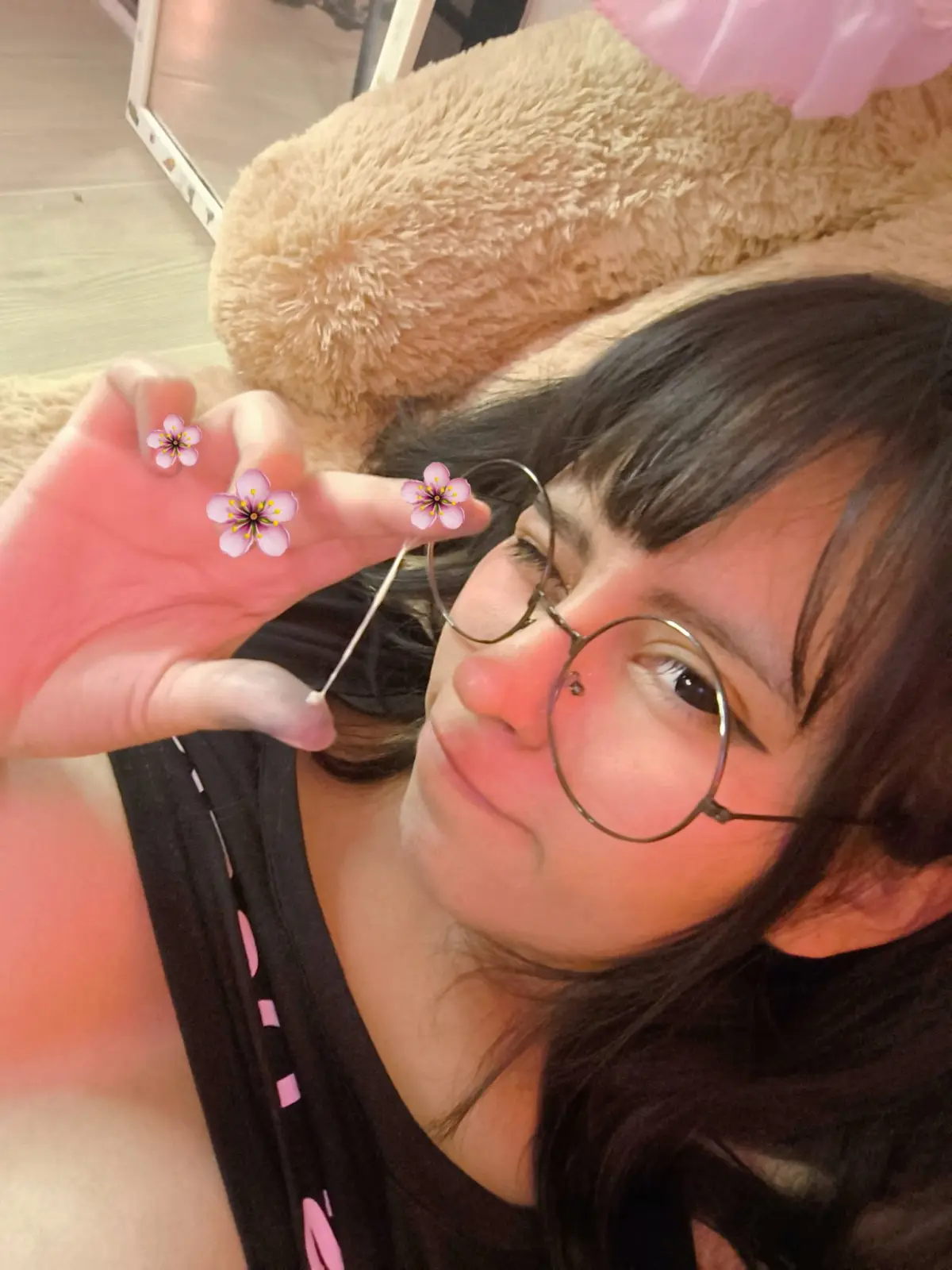 Cutiebunn Glasses Tease With Plump Curves