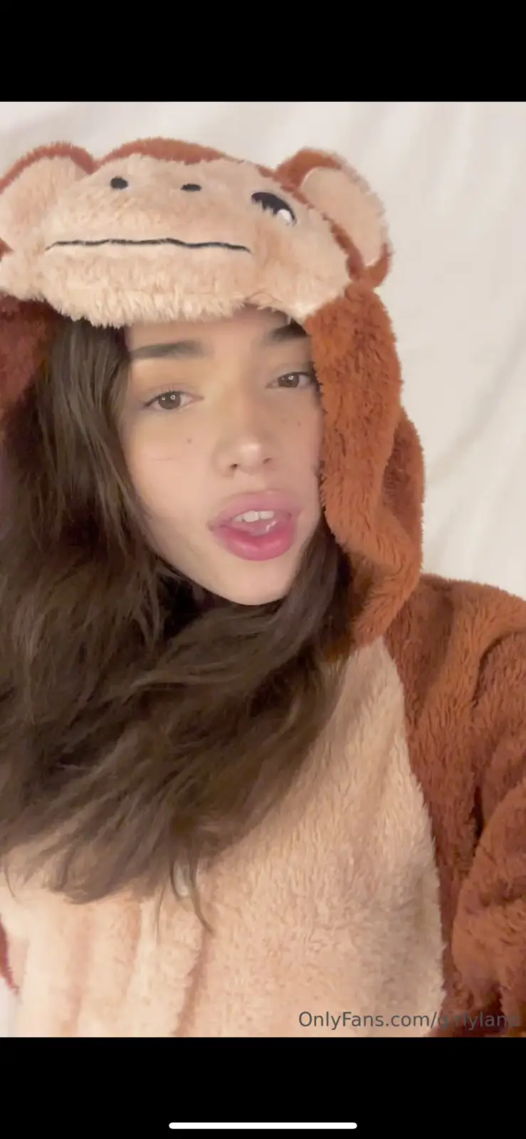 Girlylana Nude Selfies & Bedroom Tease — 9