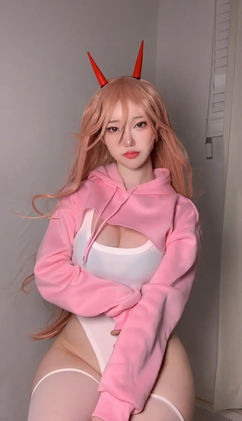Evawishx Sexy Cosplay Tease Gallery
