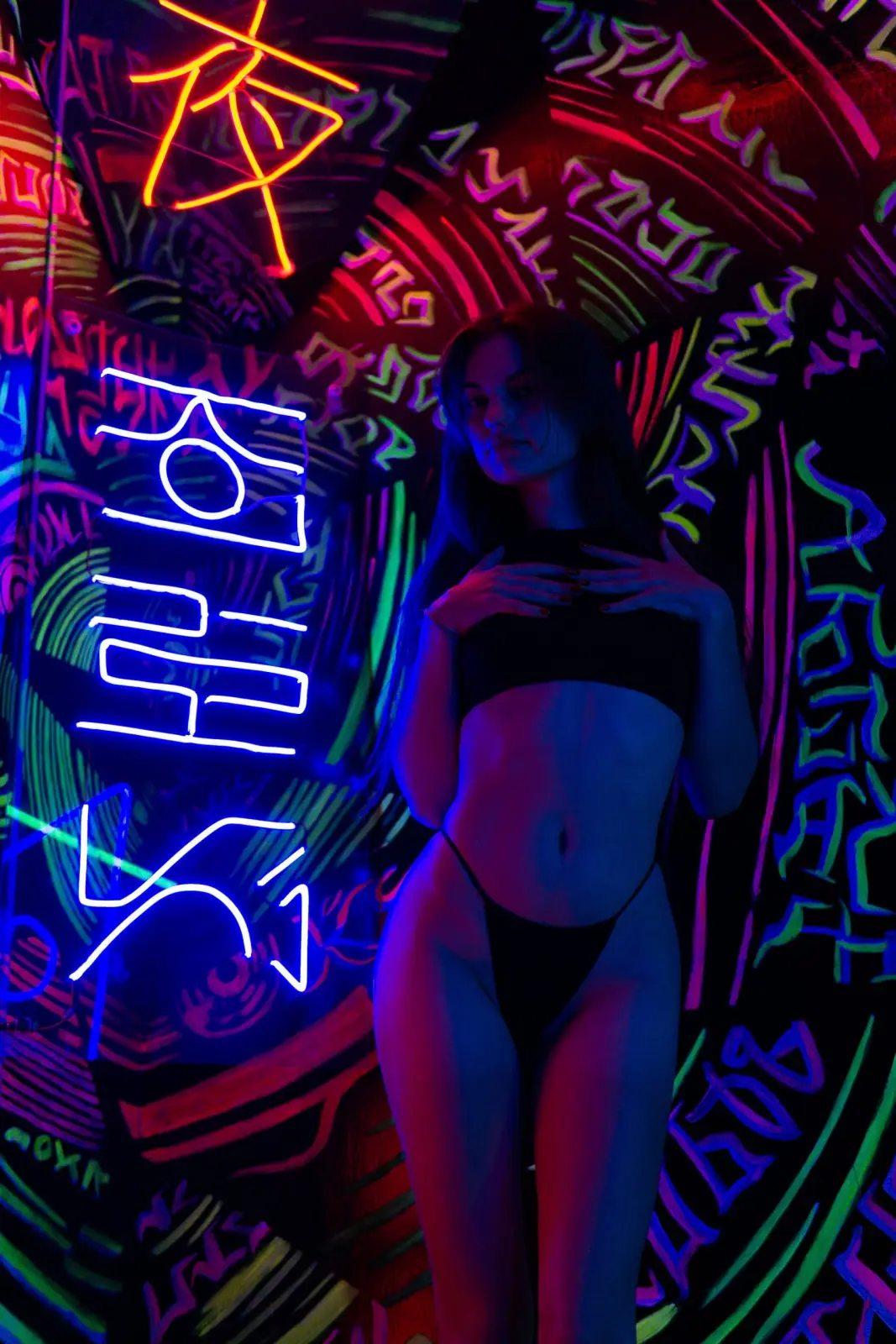 Hoolybunny Skirt Lift Tease & Neon Curves — 3