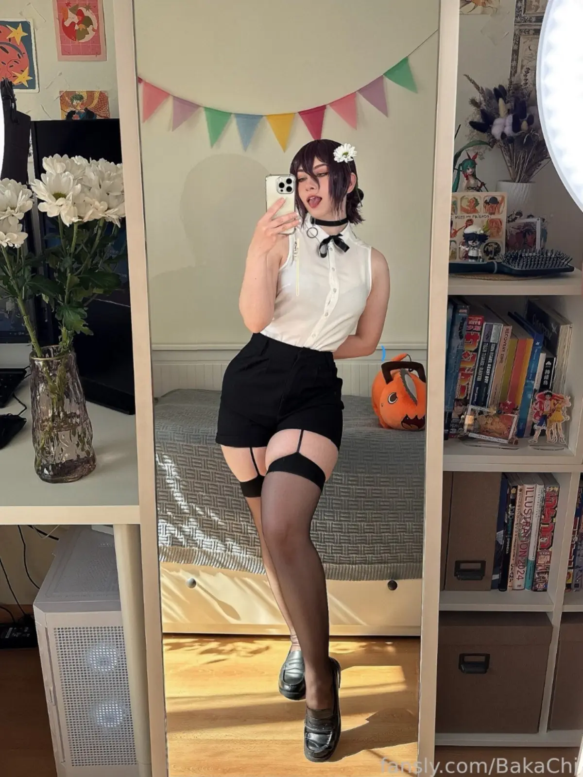 BakaChi Teases in Lingerie & Bunny Cosplay