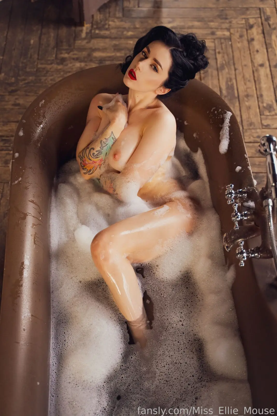 Ellie Mouse Naked Bubble Bath Nudes — 6