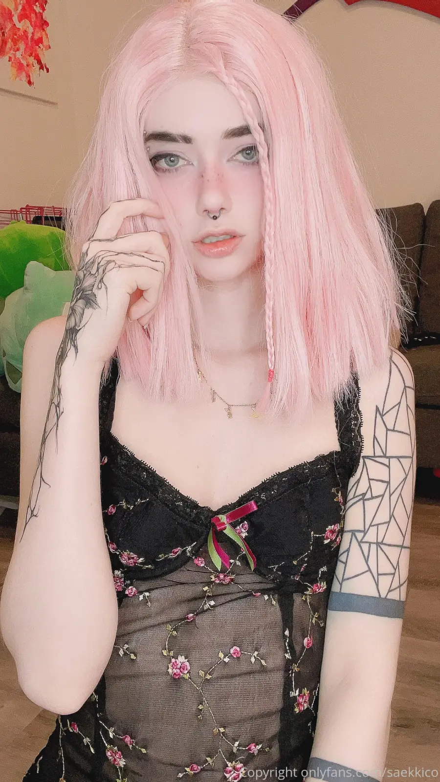 Saekkico Pink Hair Lingerie and Cosplay Frames — 2