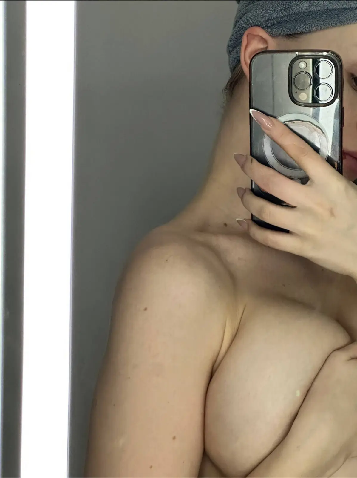 Dasha Doshik Nude Mirror Selfies & Bath Tease — 7