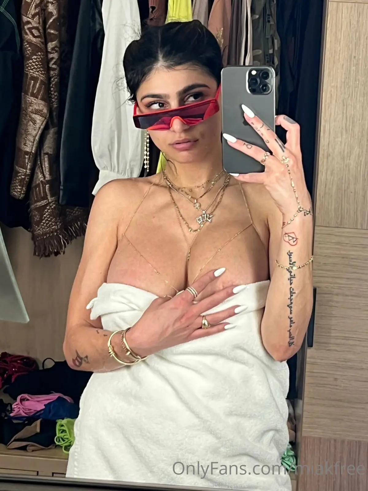 Mia Khalifa Topless Curves & Tattoos Exposed — 7