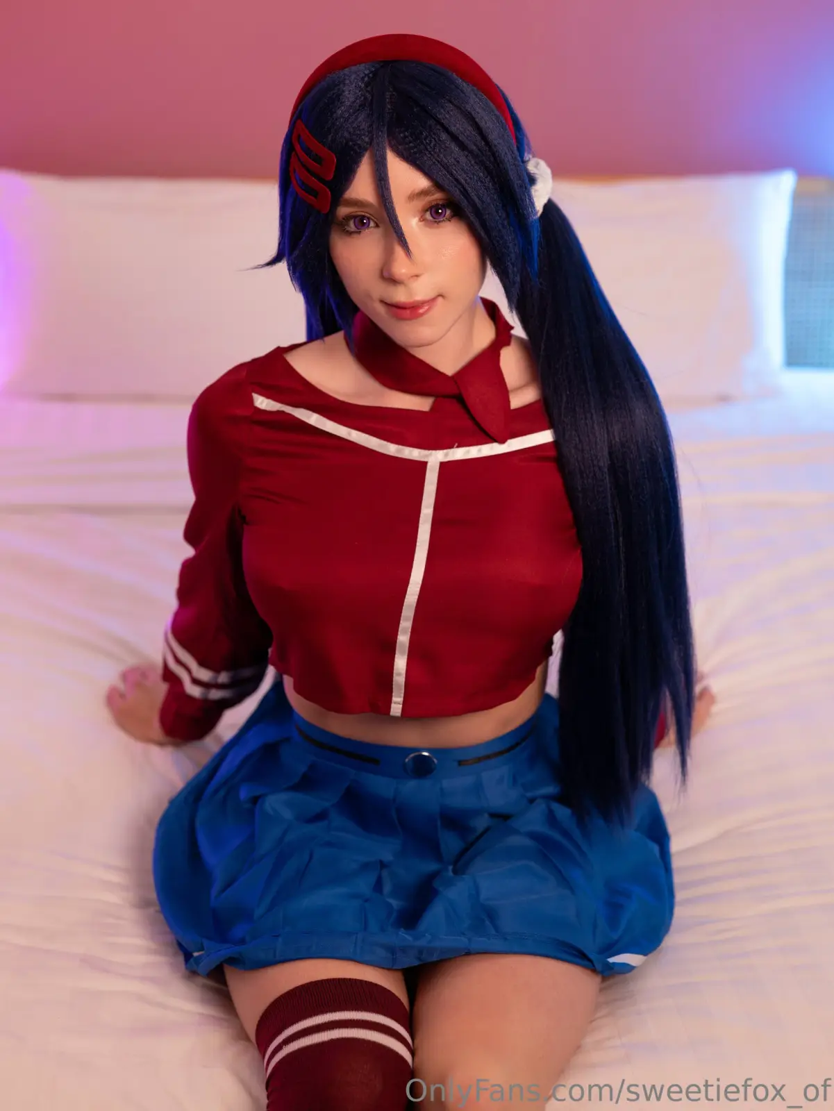 Sweetie Fox Cosplay Tease: Blue Hair, Blonde & Redhead