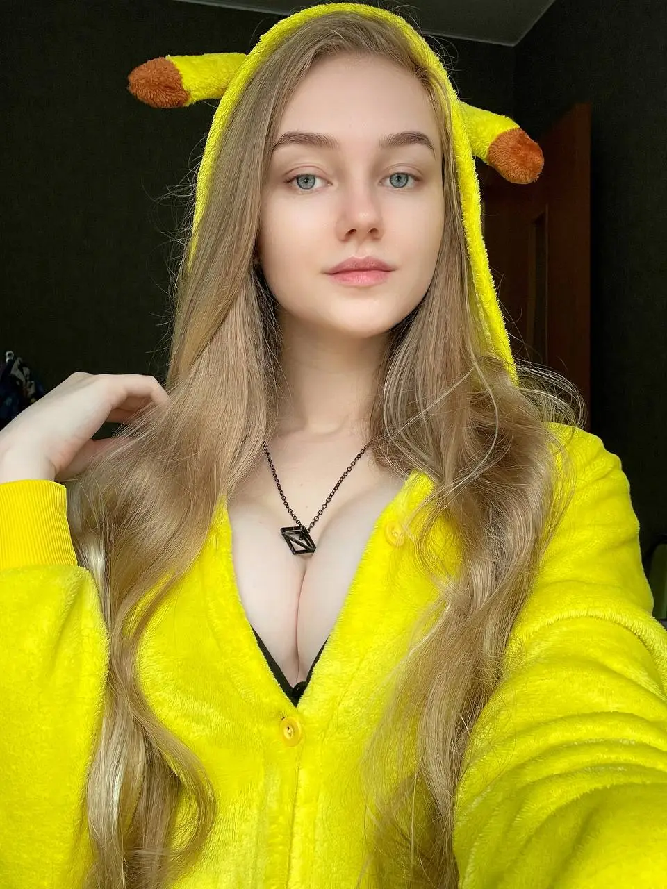Kimkilwhan21 Blonde Curves in Sexy Costumes — 3