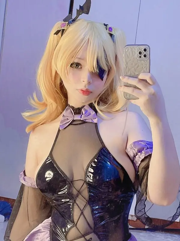 Dulce Haru Chan Cosplay Curves Tease — 2