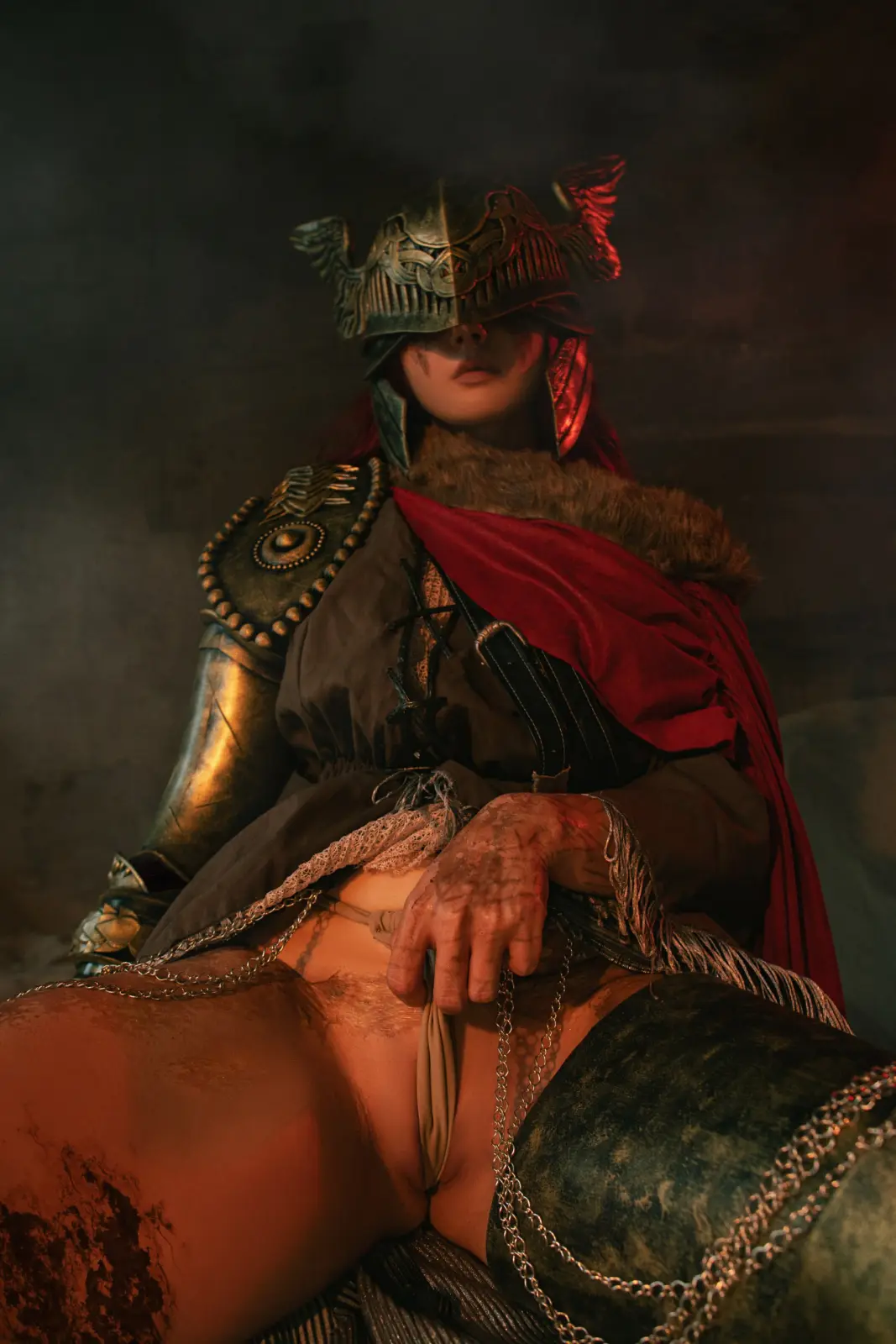 Jyu San Cosplay Nudes: Blonde Braids & Gold Body Paint — 3