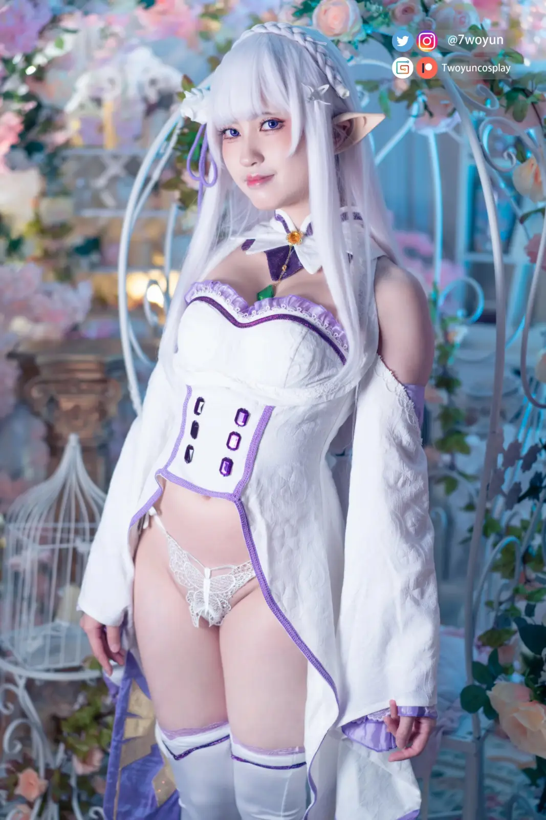 Twoyun Seductive Cosplay Tease Gallery — 3