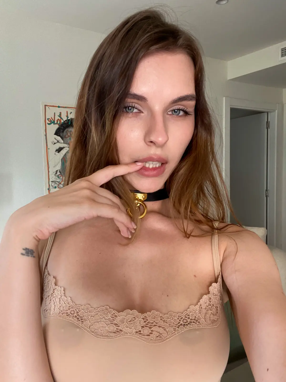 Vika Mednis xmednisx Teases in Lingerie & Fishnets