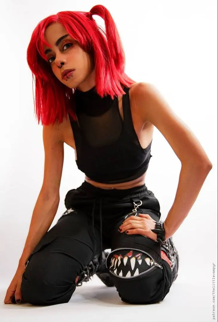 Thelittlevampyr Sexy Cosplay Tease Gallery