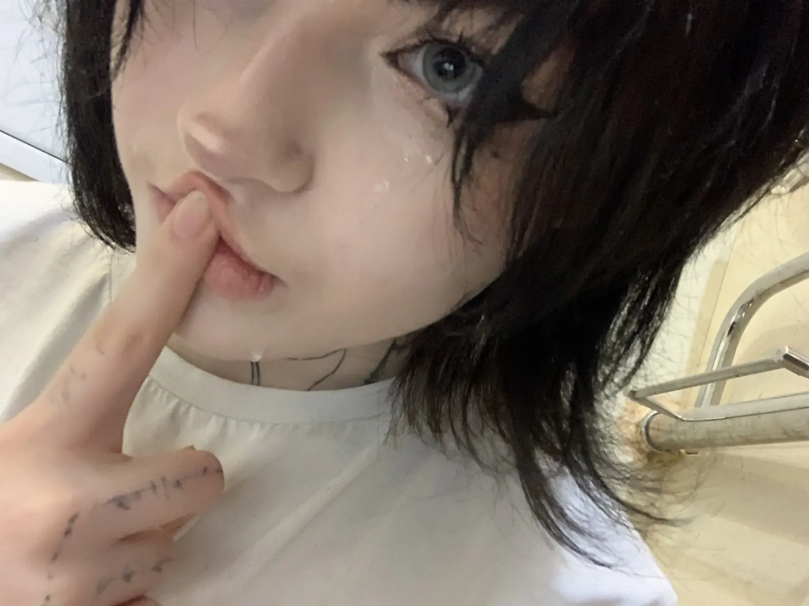 Sqwrtick's Inked Selfies: Pale Curves & Tease — 4