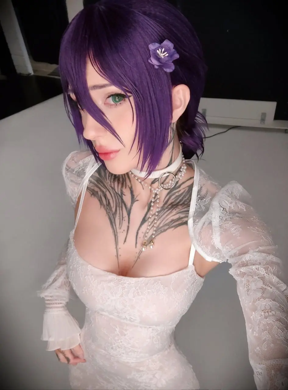 Xenon Alinma Voluptuous Nun Cosplay & Curves — 9