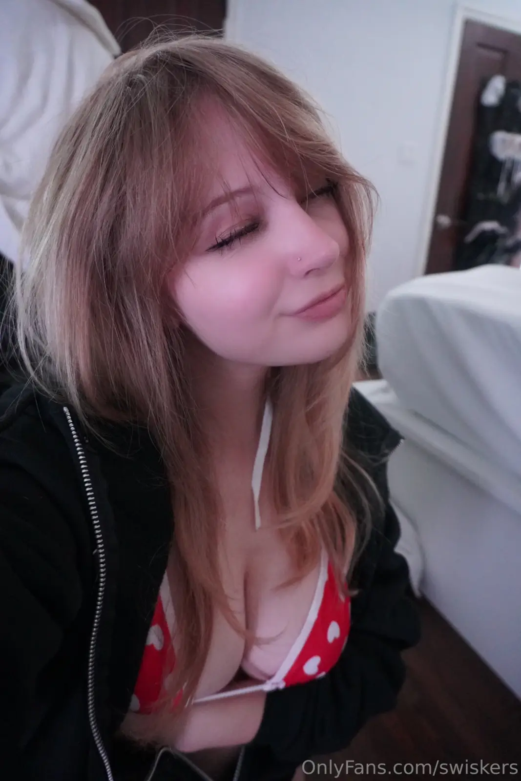 Swiskerss Busty Tease in Cosplay & Lingerie