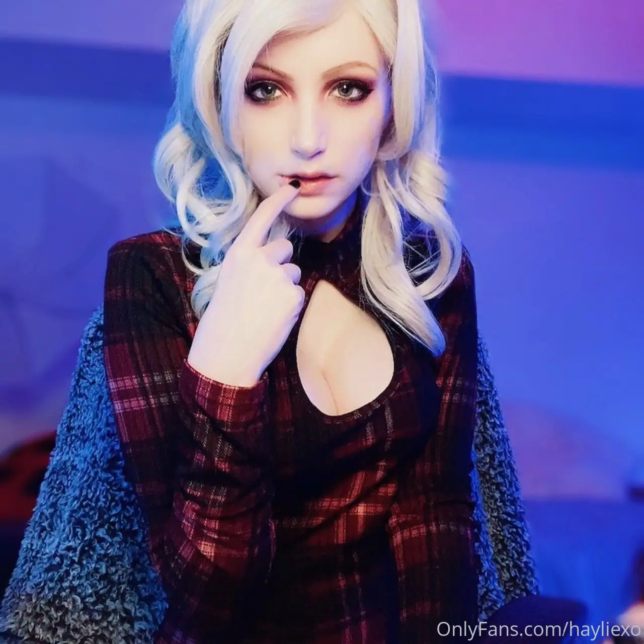 Hayliekyu Seductive Cosplay & Tease Gallery — 4