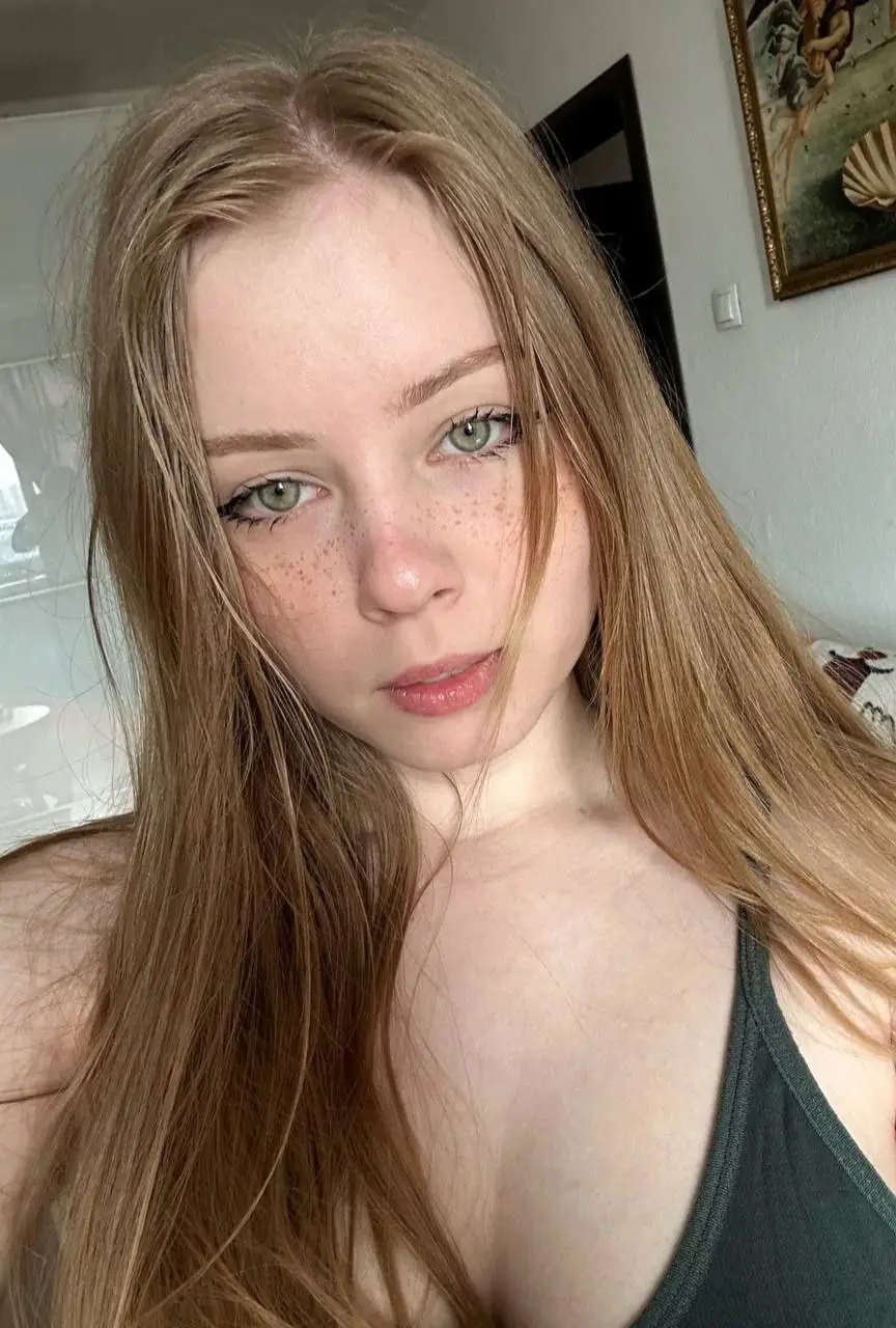 Yuiwoo’s Lace Lingerie & Playful Selfies — 3